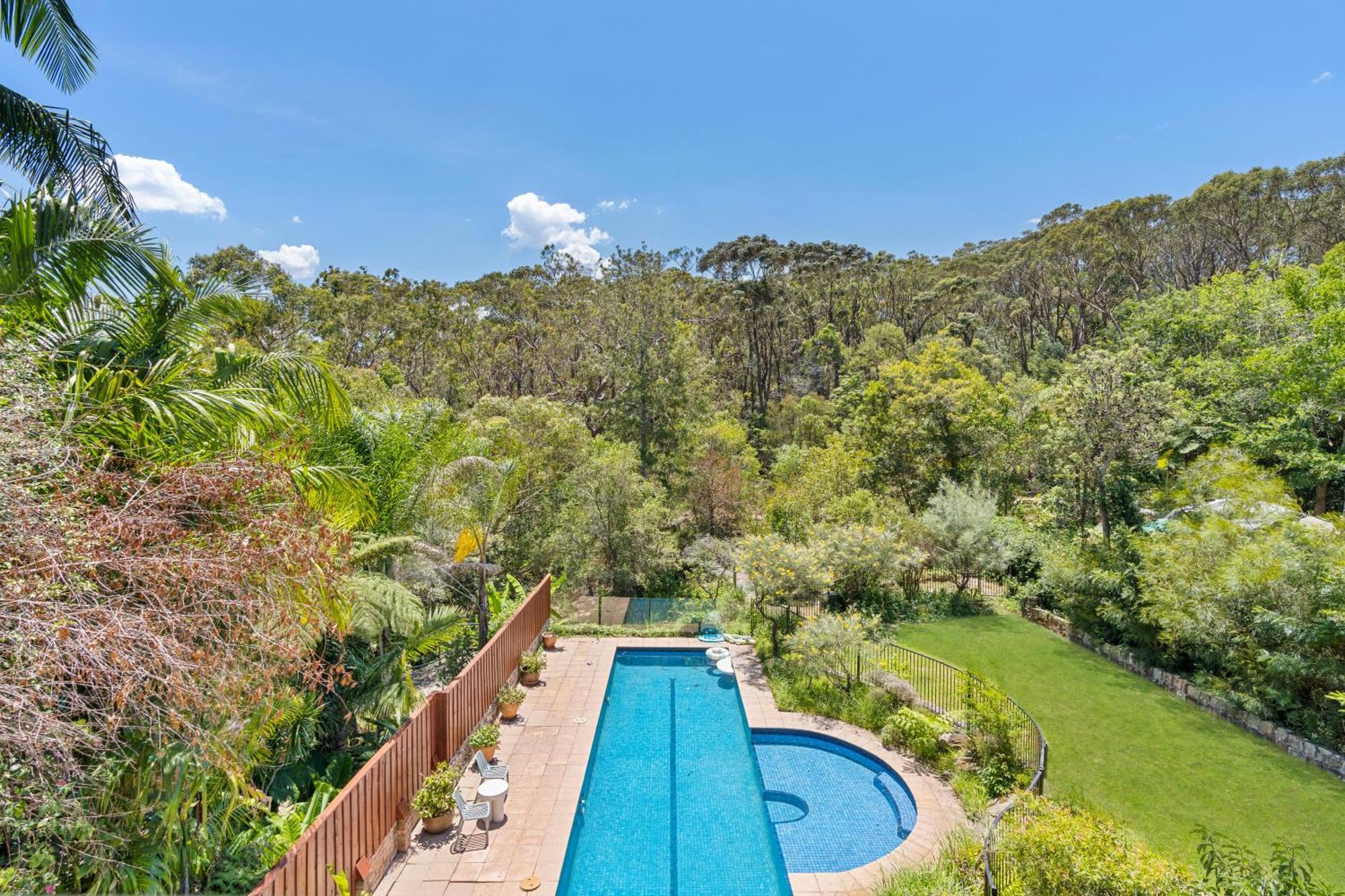 Urban Poolside Oasis In Sydney- Outdoor Living At Its Holiday home